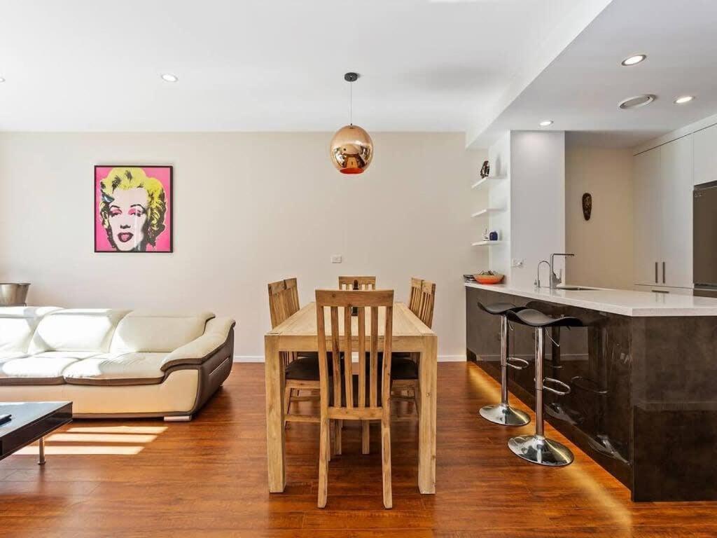 Sleek Modern Pad Next To Spark Arena Free Parking أوكلاند المظهر الخارجي الصورة